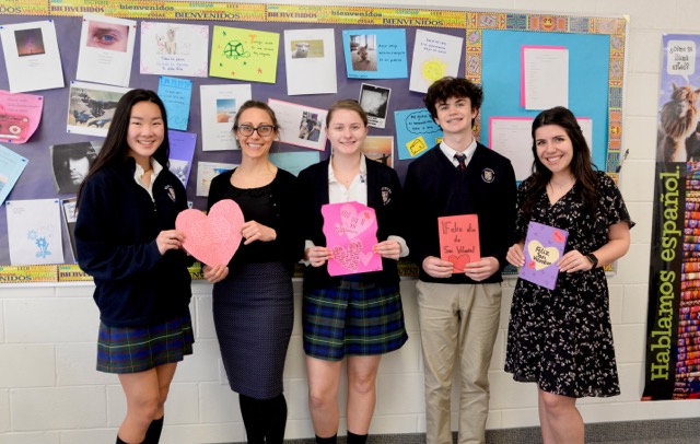 Spread love in spanish